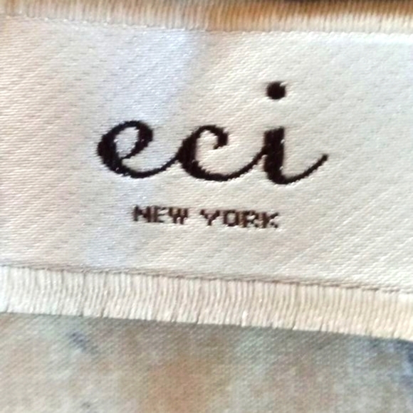 4@30.00𝅺 or 20.00 Ladies Top by ECI NEW YORK - Picture 3 of 12